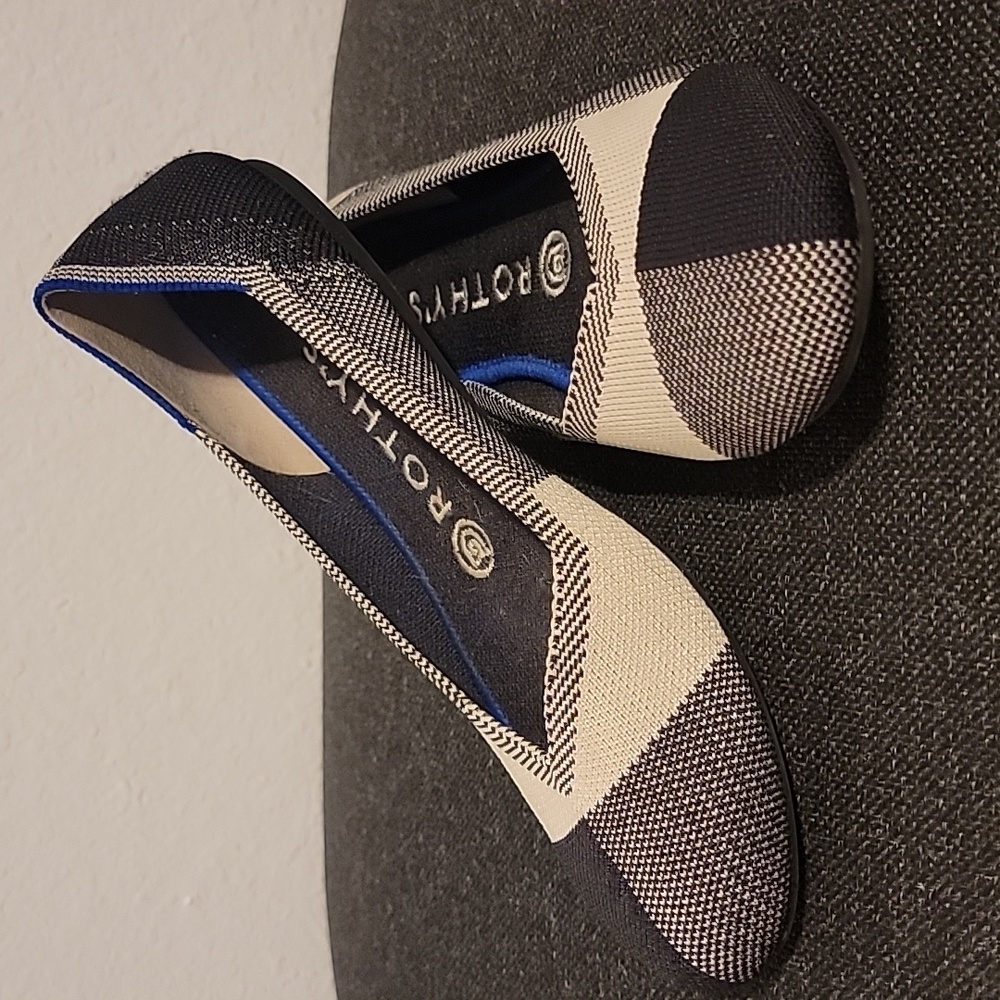 Rothy's The Flat Captoe Black sz8